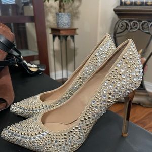 NWT Gianni Bini Gold rhinestone heels size 8M